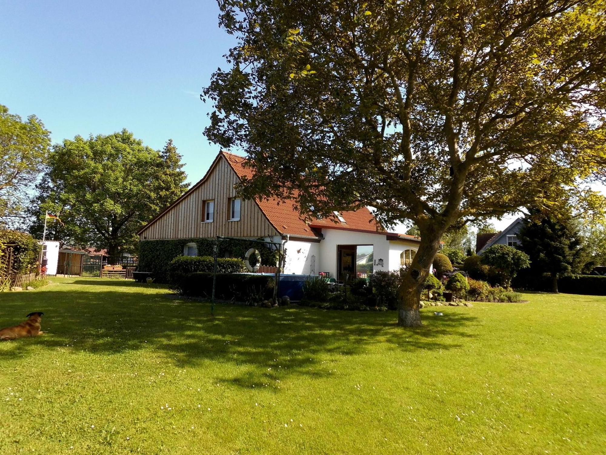 Bungalow und Ferienwohnung auf Rügen Kluis Exterior foto